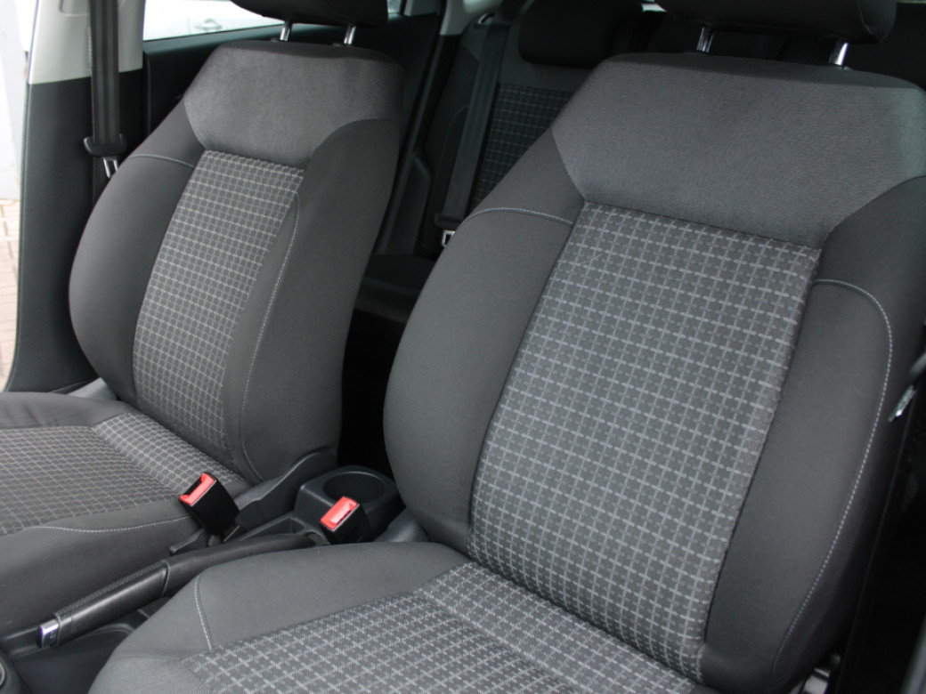 2015 Volkswagen Polo
