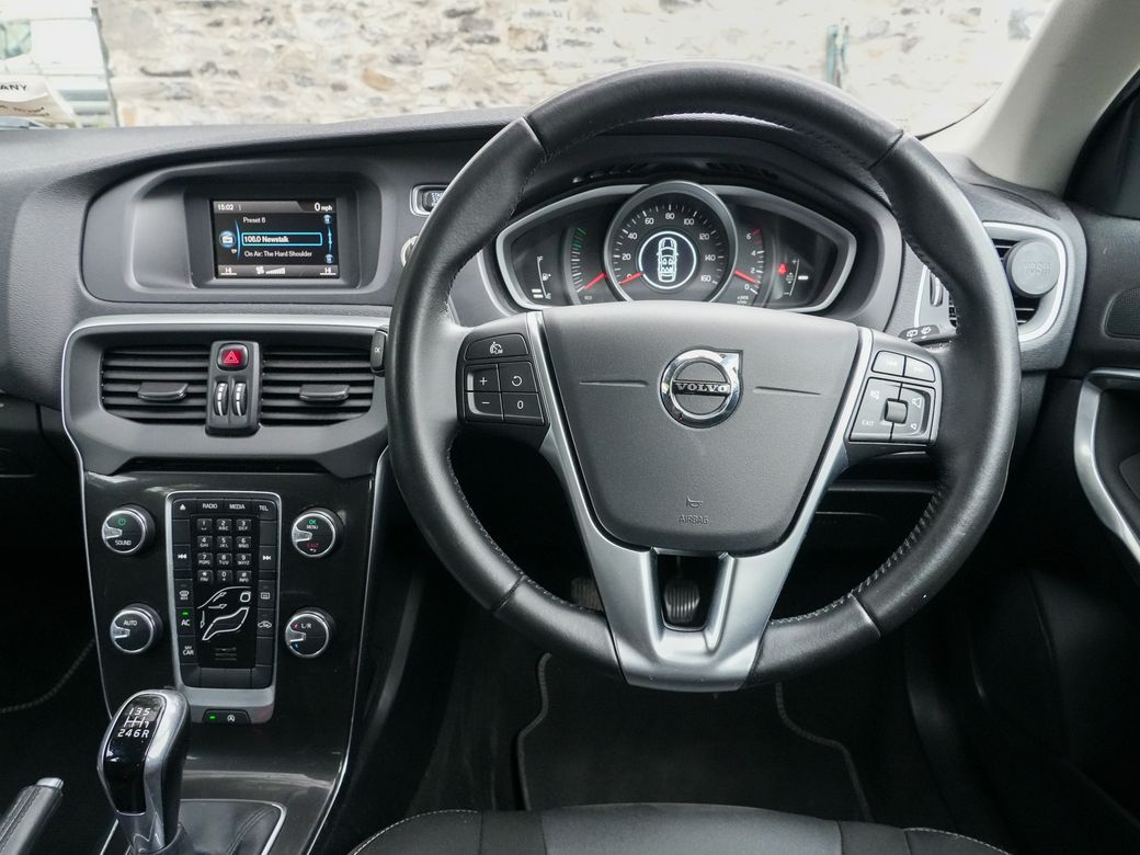 2017 Volvo V40