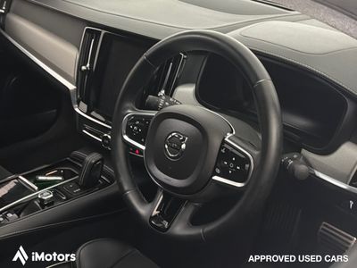 2022 Volvo S90