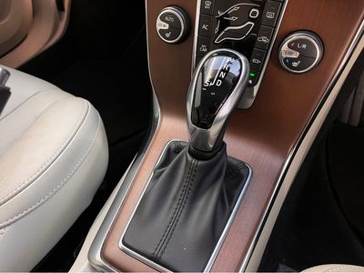 2017 Volvo V40