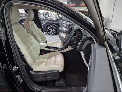 2022 Volvo XC40