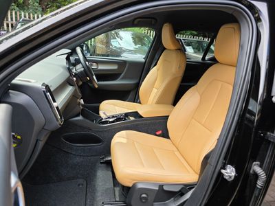 2021 Volvo XC40