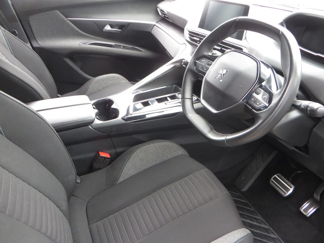 2023 Peugeot 5008