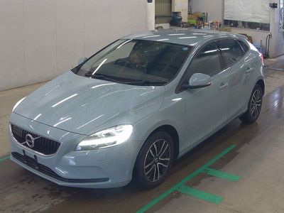 2018 Volvo V40