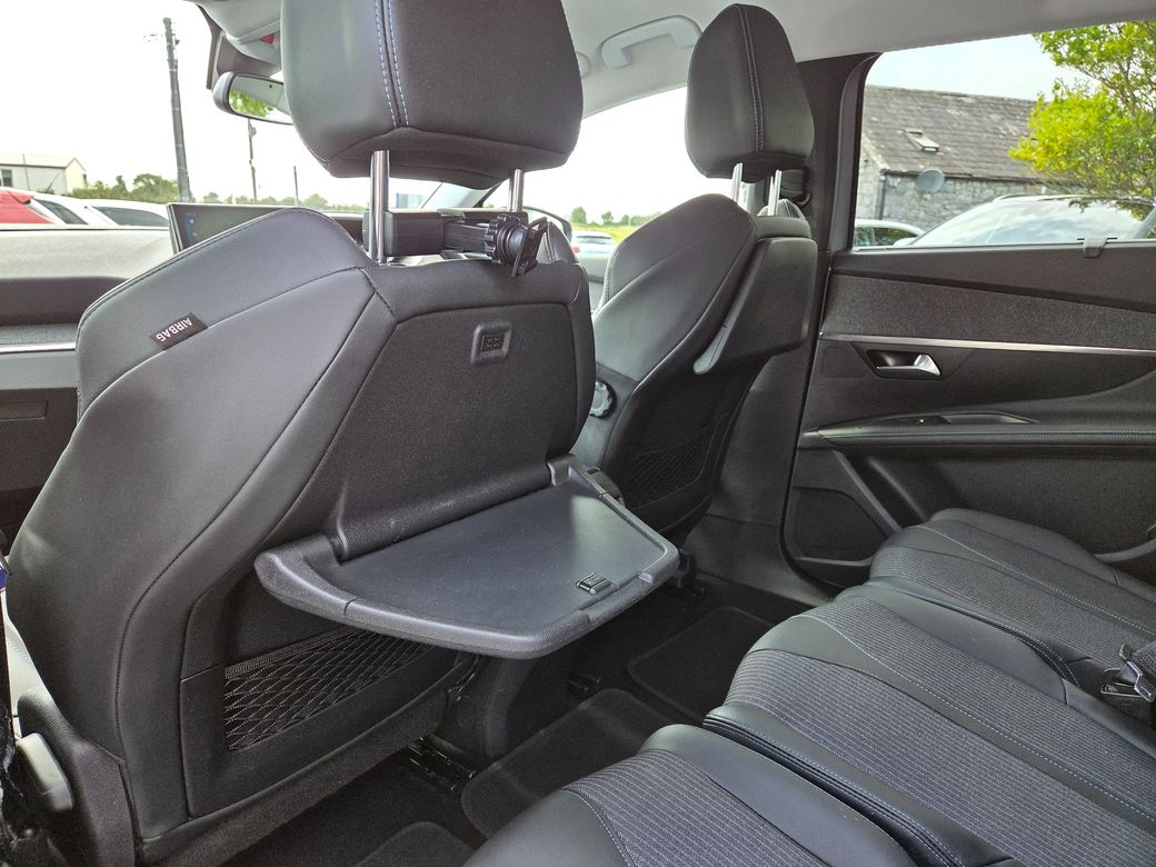 2022 Peugeot 5008