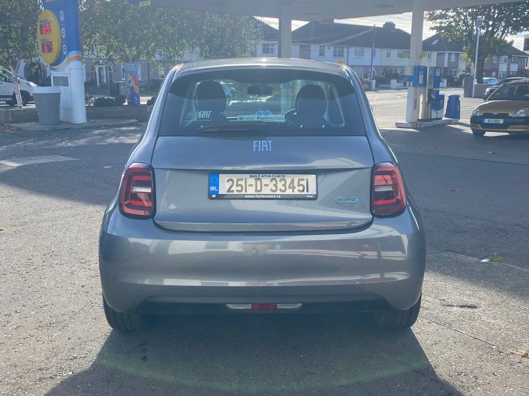 2025 Fiat 500e