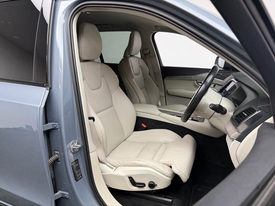 2022 Volvo XC90