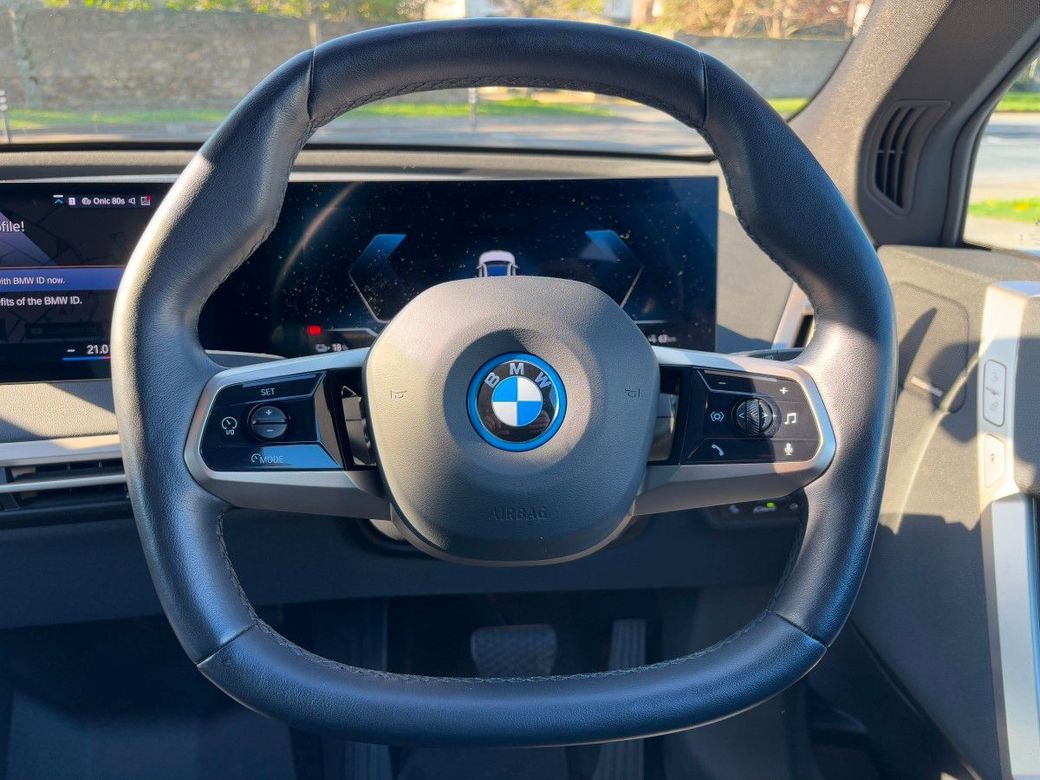 2023 BMW iX