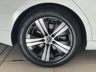 2025 Mercedes-Benz C 180