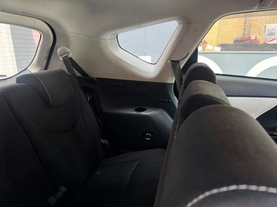 2017 Toyota Prius Alpha