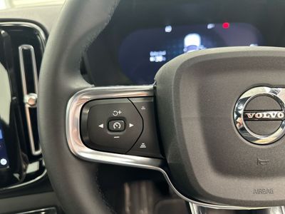 2023 Volvo XC40
