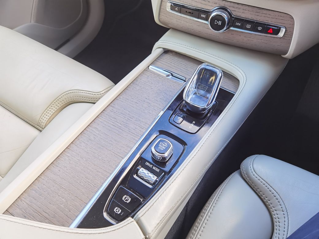 2020 Volvo XC90