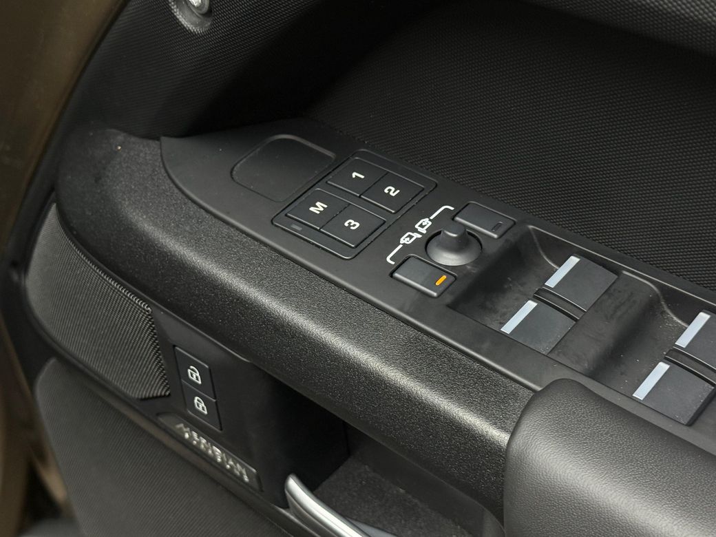 2025 Land Rover Defender