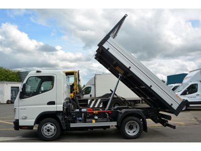 2025 FUSO Canter