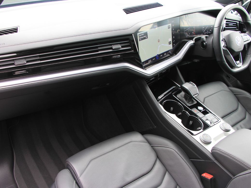 2023 Volkswagen Touareg
