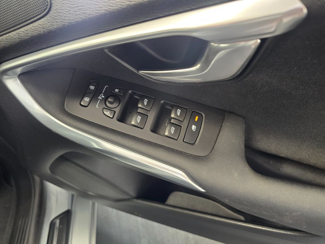 2014 Volvo V40