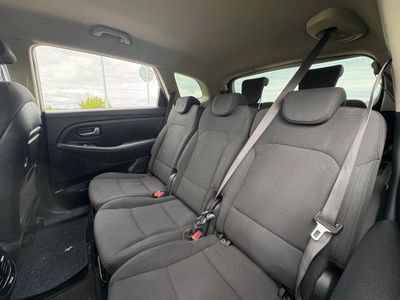 2016 Kia Carens