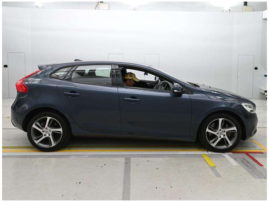 2019 Volvo V40