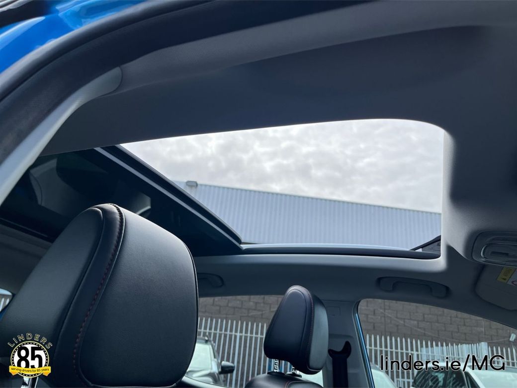 2022 MG ZS