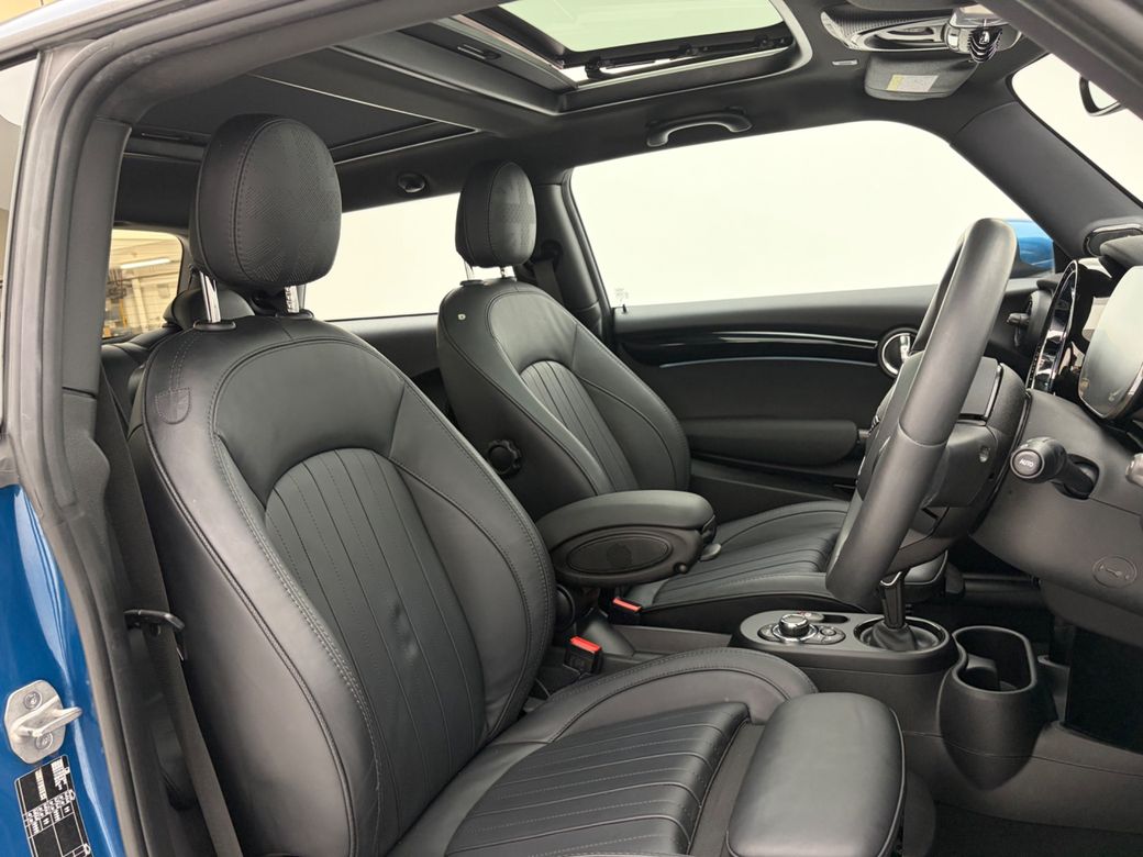 2024 Mini Hatch
