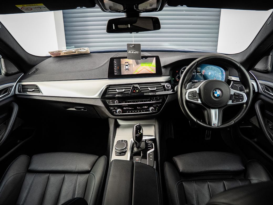 2019 BMW 530
