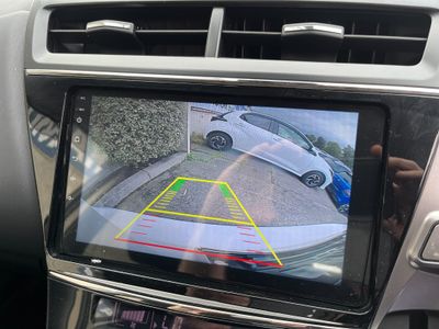 2019 Toyota Prius Alpha