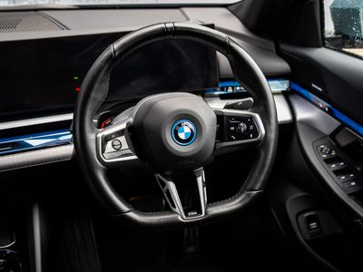 2024 BMW i5