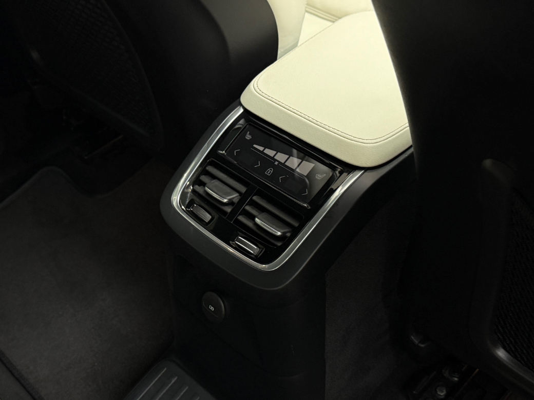 2023 Volvo XC90