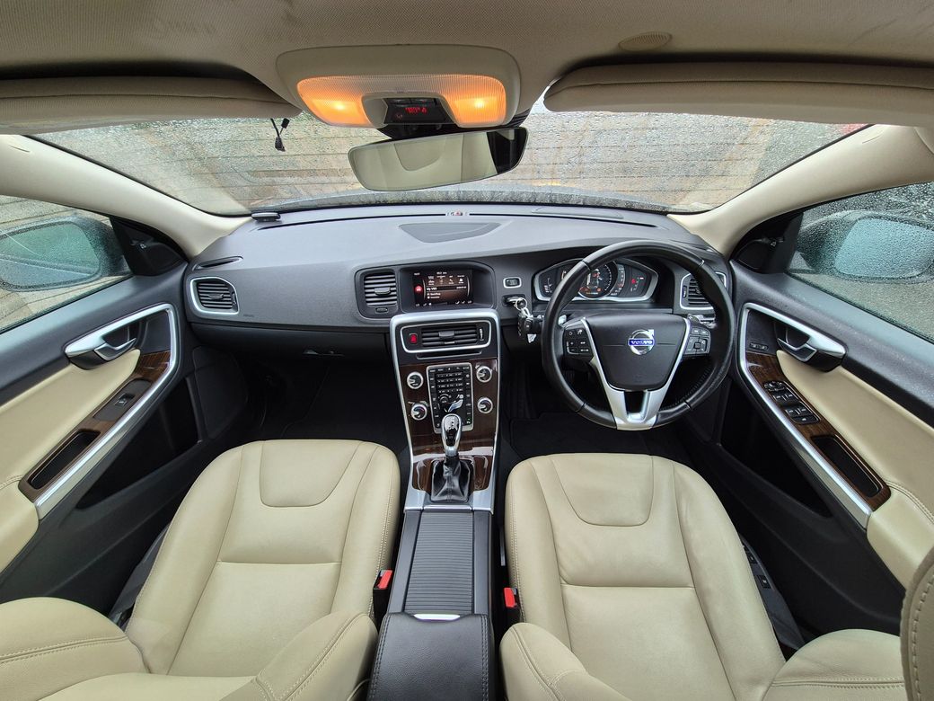 2017 Volvo V60 Cross Country