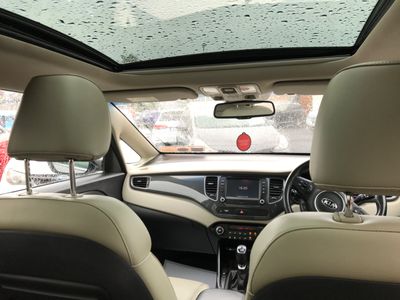 2017 Kia Carens