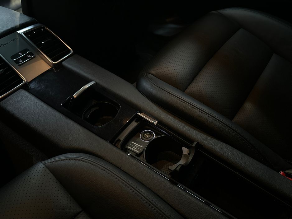 2016 Porsche Panamera