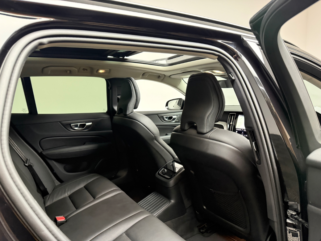 2025 Volvo V60