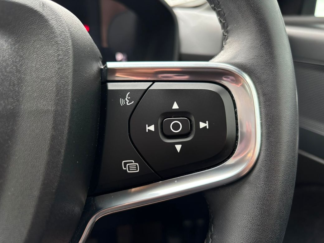 2023 Volvo C40