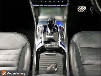 2023 MG HS