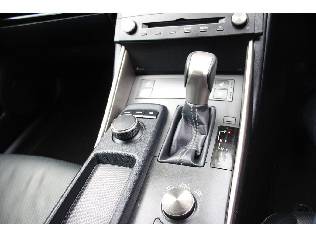 2015 Lexus IS 300h