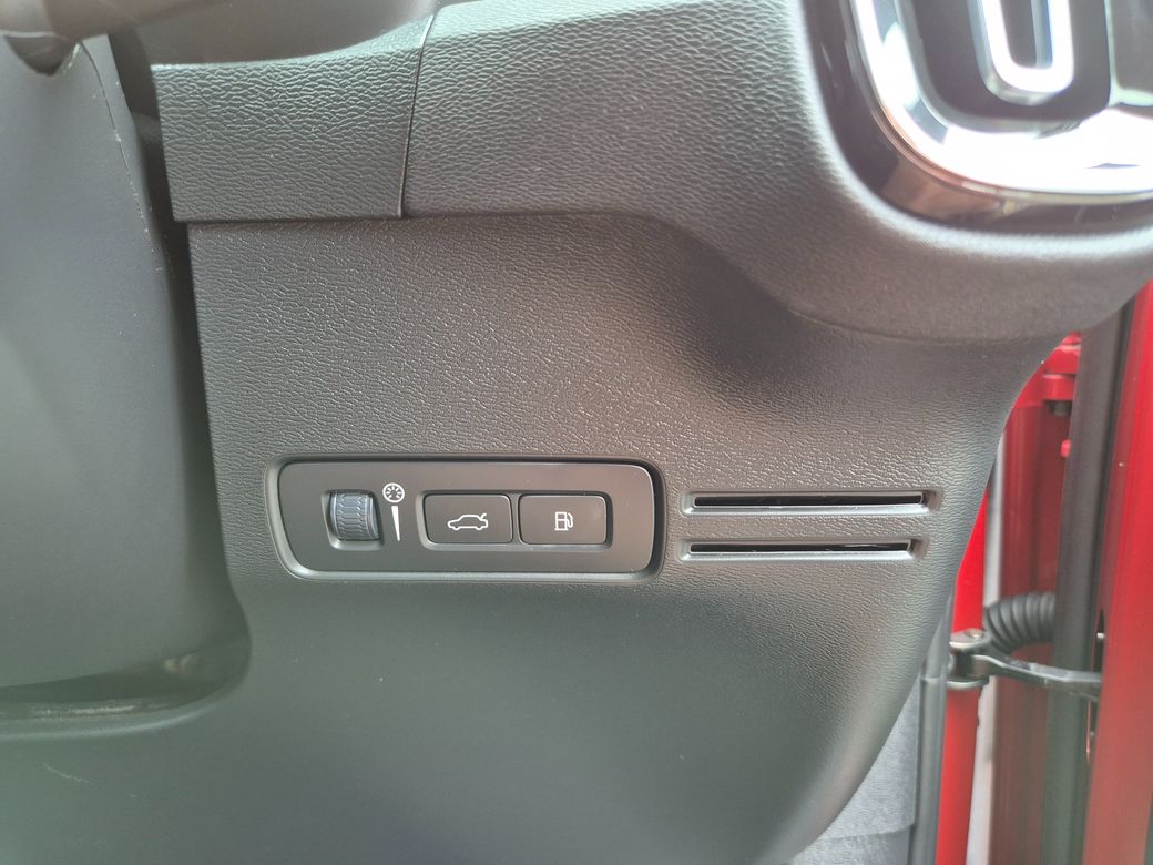2020 Volvo XC40