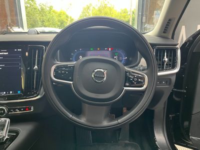 2022 Volvo V90
