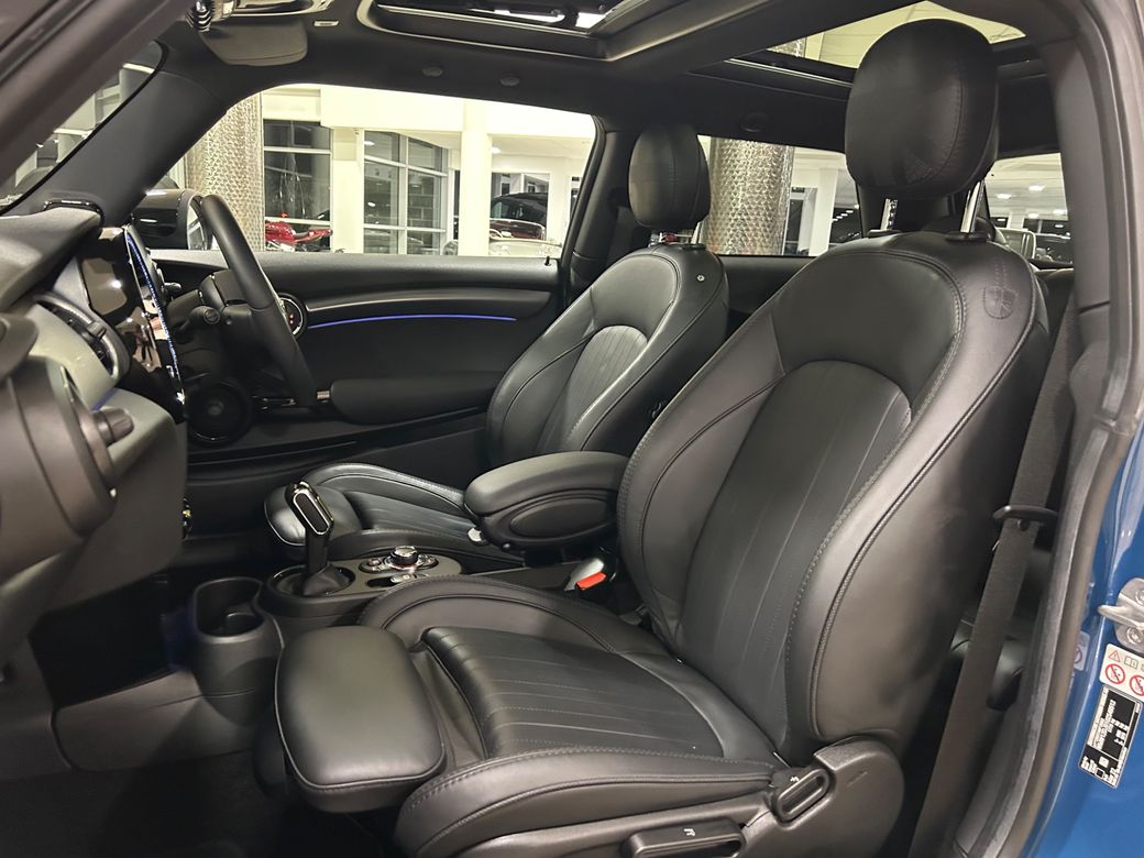 2022 Mini Hatch