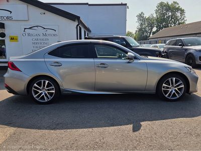 2017 Lexus IS 300h