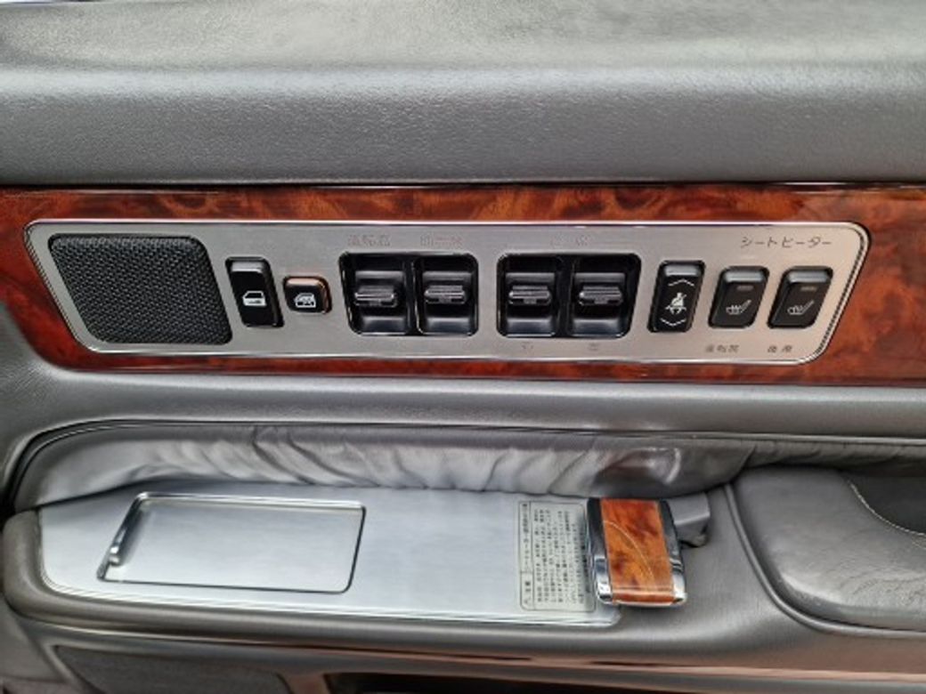 2000 Toyota Century
