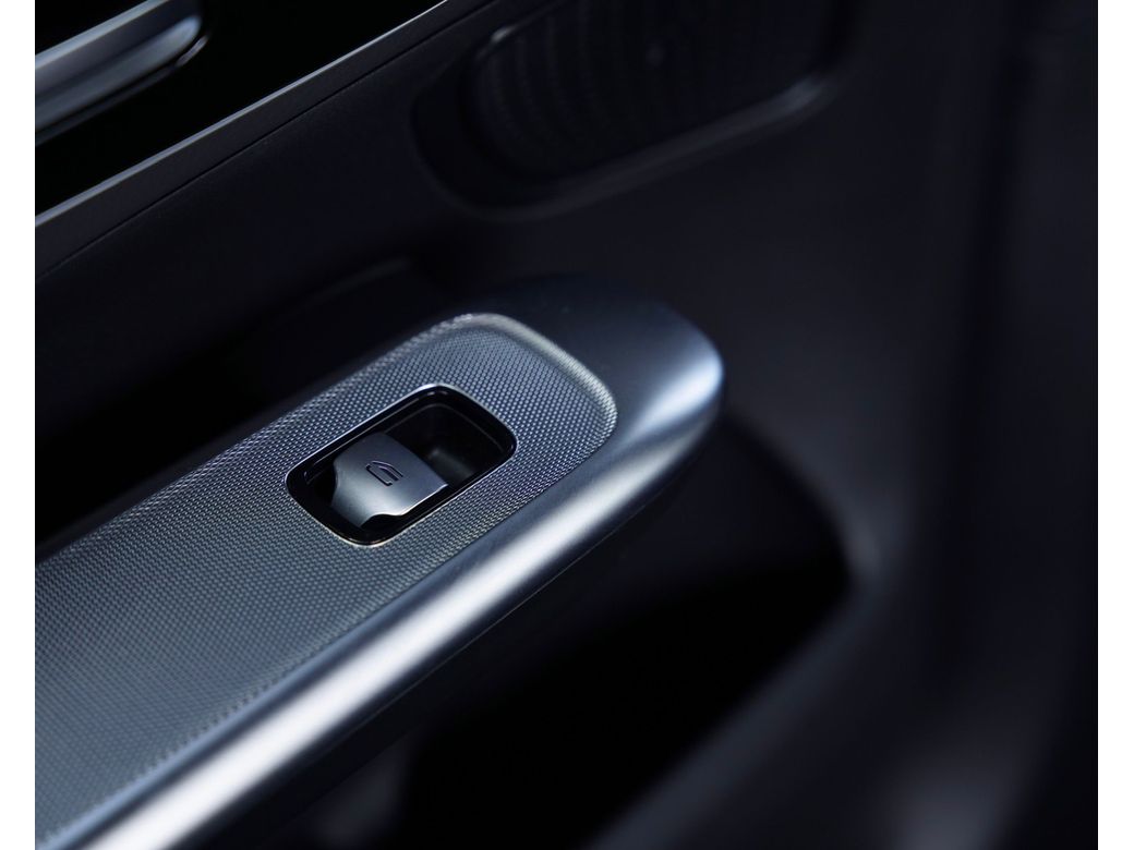 2025 Mercedes-Benz GLC Class