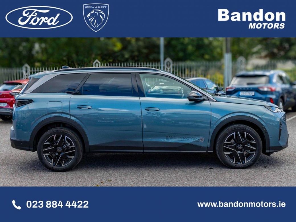2025 Peugeot 5008