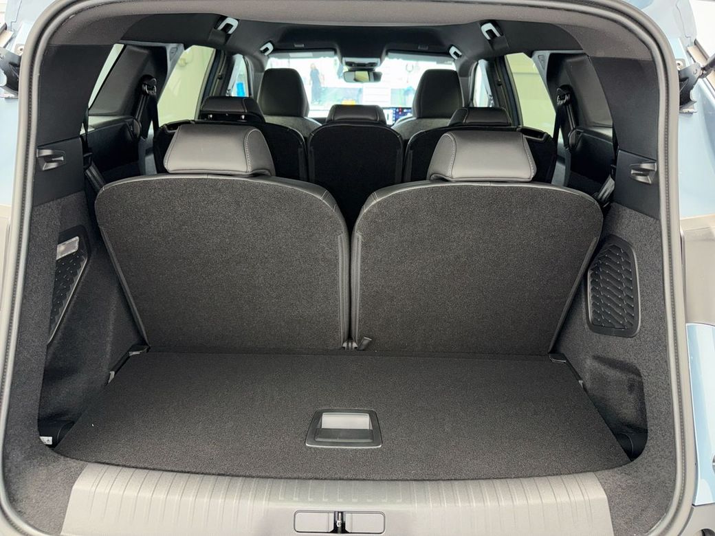 2025 Peugeot 5008