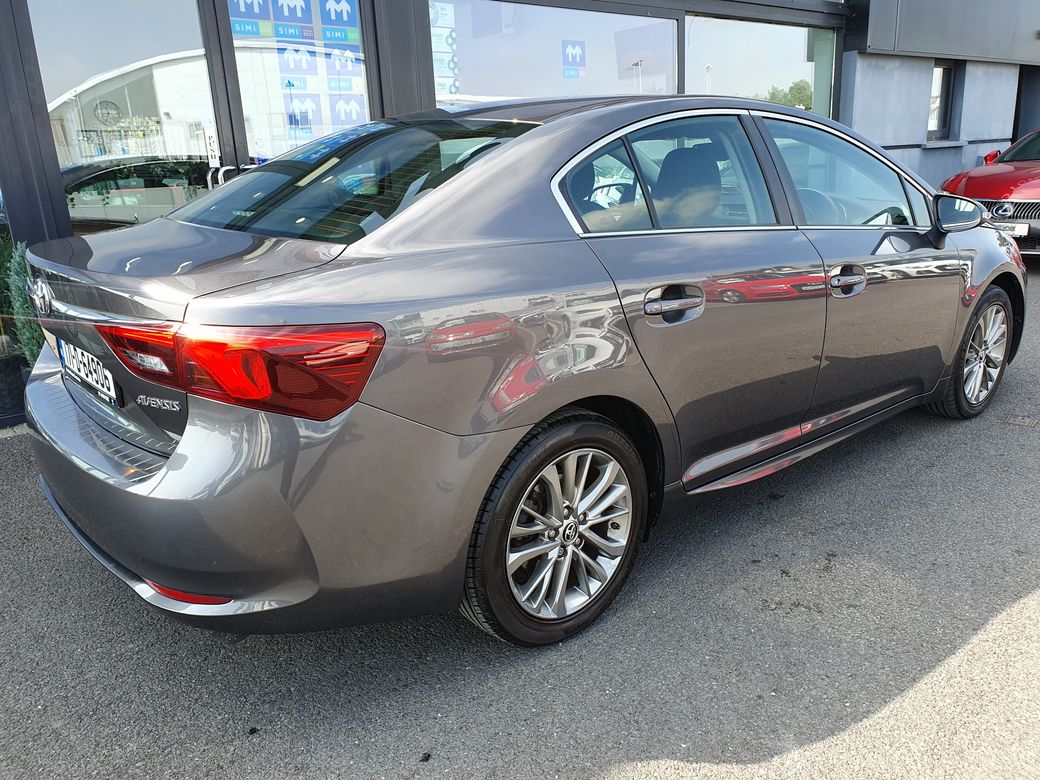 2017 Toyota Avensis