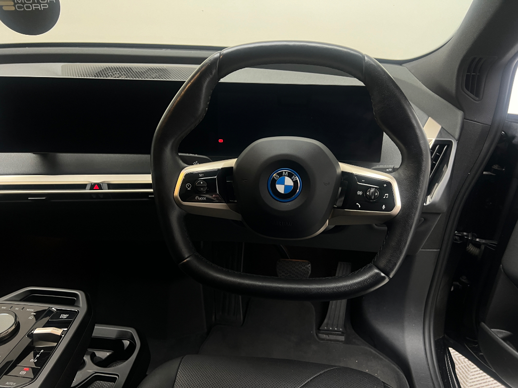 2023 BMW iX