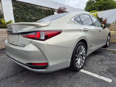 2021 Lexus ES 300h