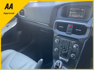 2017 Volvo V40