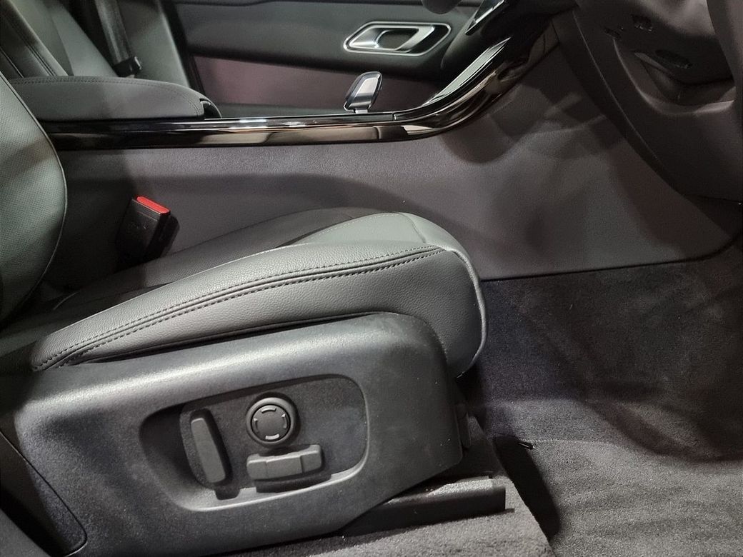 2026 Land Rover Range Rover Velar