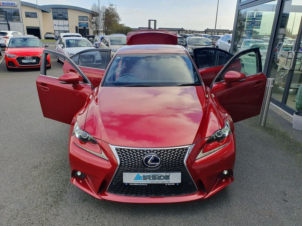2015 Lexus IS 300h
