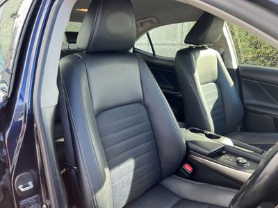 2017 Lexus IS 300h